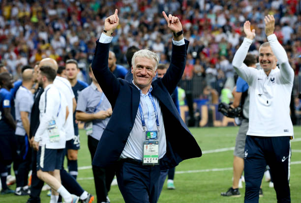 迈出类似的 迈出类似的